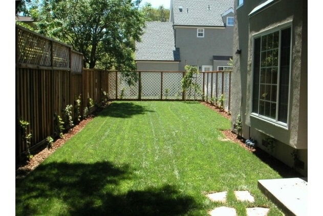 Enclosed yard - 550-590 Penny Ln