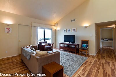 Building Photo - 13102 Candelaria Rd NE