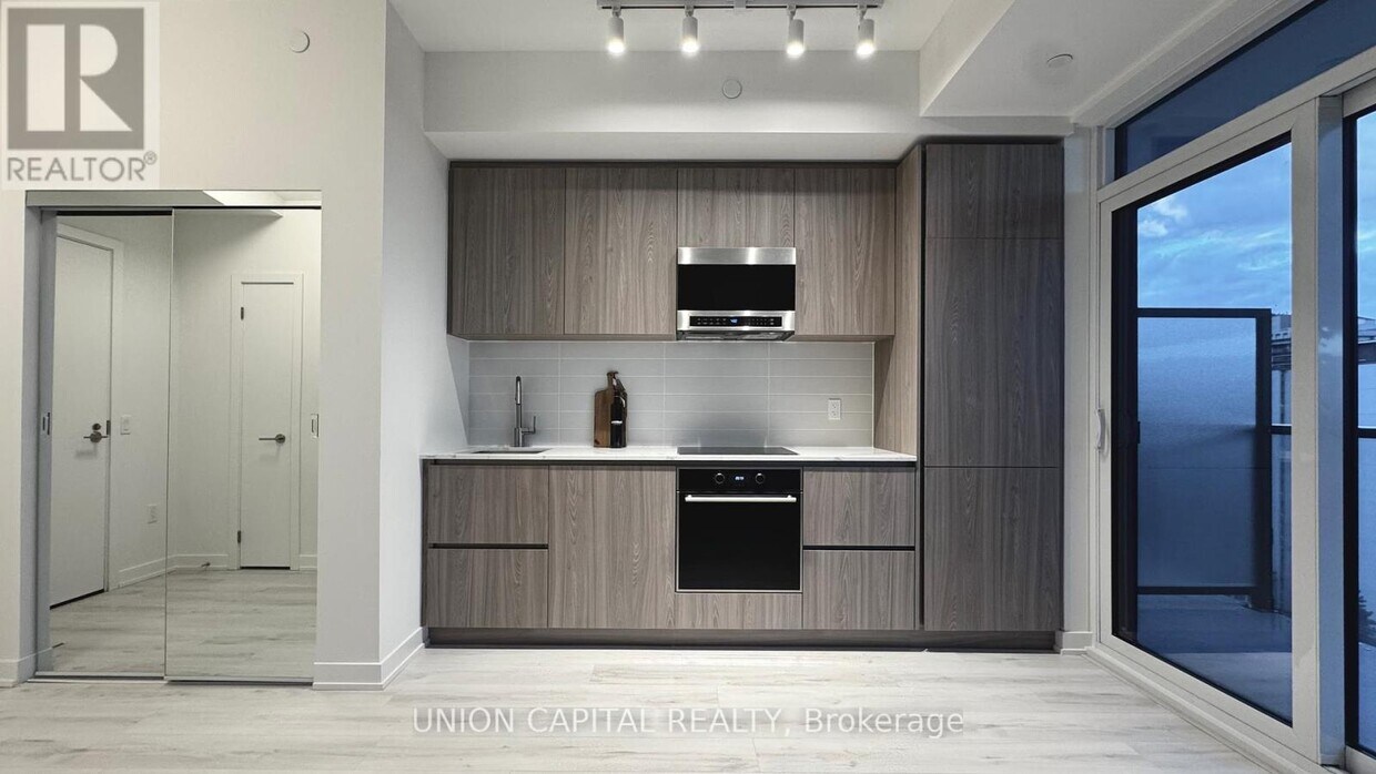 Photo principale - 110 Broadway Ave