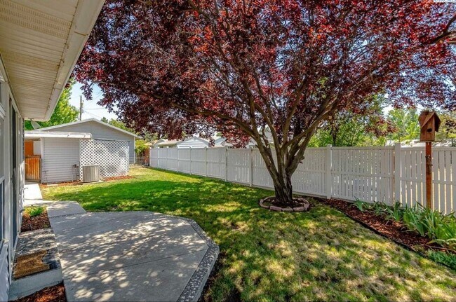 Foto del edificio - Charming 3-Bedroom Home