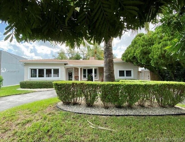 Foto del edificio - 60 SW 30th Rd