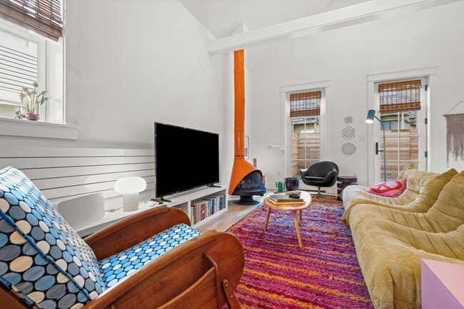 Building Photo - 22 Mitchell St