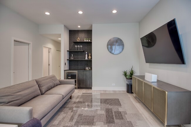 Foto del edificio - 4040 N Kenmore Ave