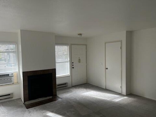 Foto del edificio - Campbell Condo  2 Bedroom, 2 Bath - 2nd Floor