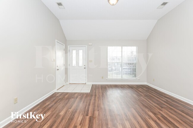 Foto del edificio - 2763 Maggie Woods Pl