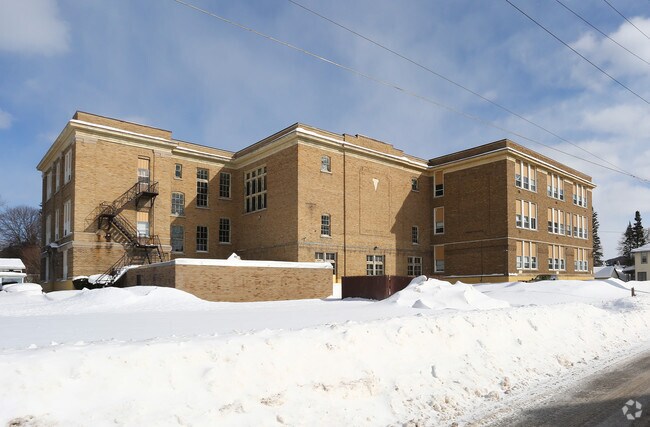 Building Photo - Majestic Apartments