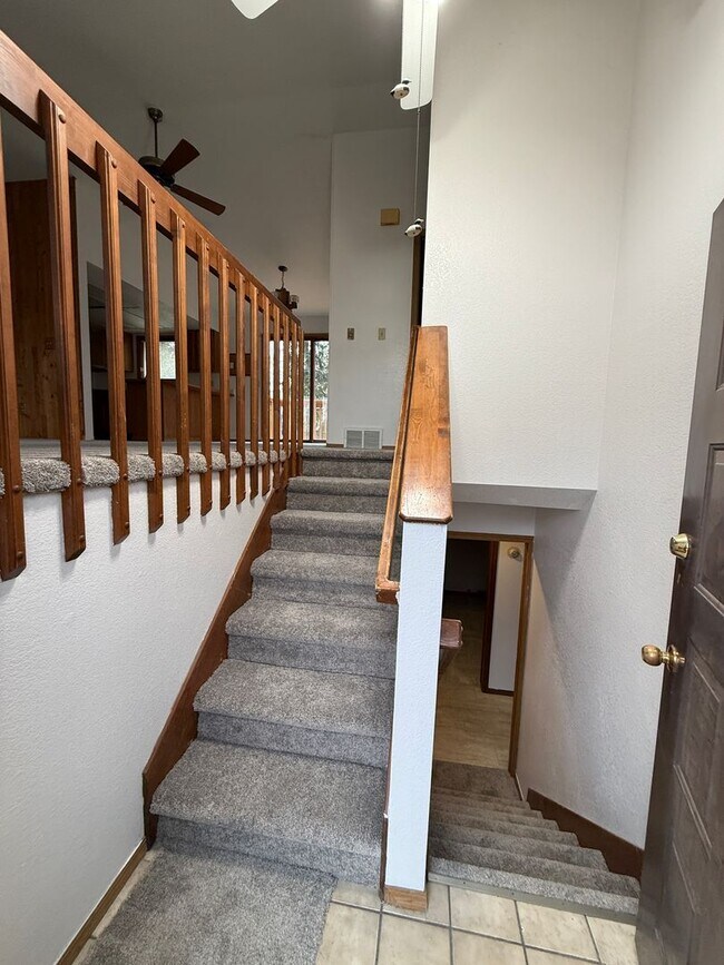 Foto del edificio - Charming Eagle River Split-Level – Mountai...
