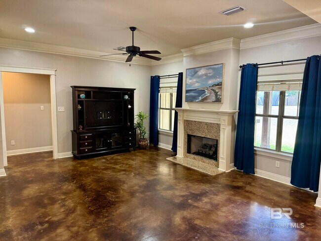 Building Photo - 6991 Carson Ln