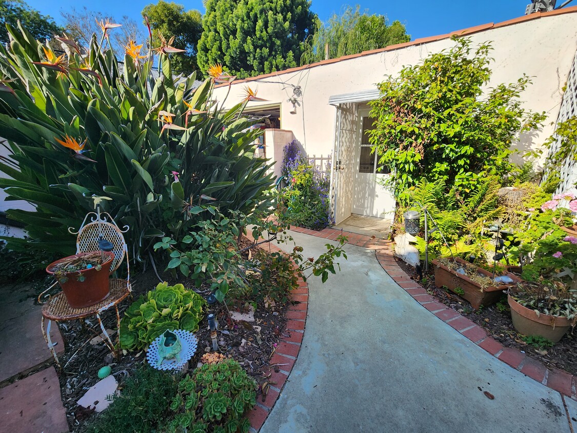 Primary Photo - 3700 Vantage Ave