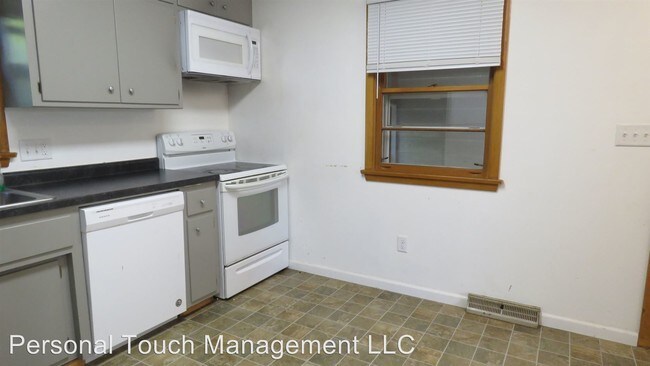 Building Photo - 3 br, 1 bath House - 1020 15 1/2 St N - .