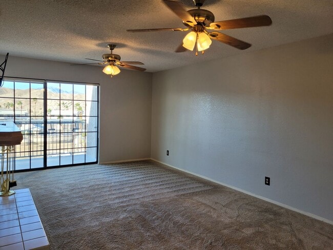 Foto del edificio - Affordable 2bed/2 bath Condo is Beautiful ...