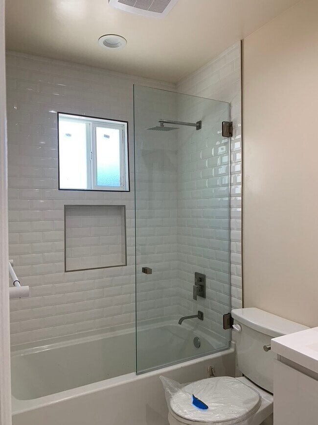 master bathroom - 2019 E Villa St