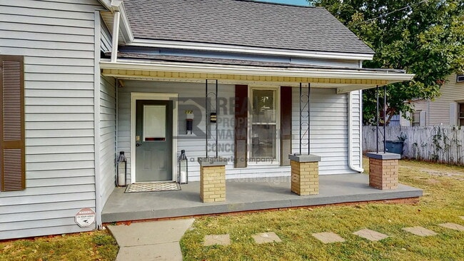 Building Photo - 112 High St