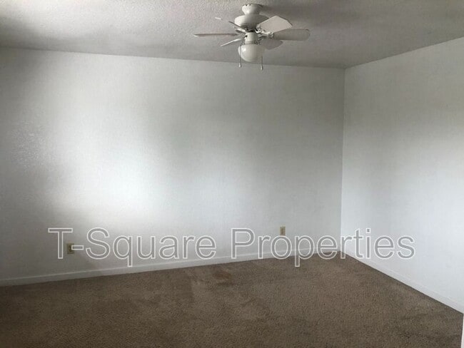 Foto del edificio - 7125 Rainier Dr