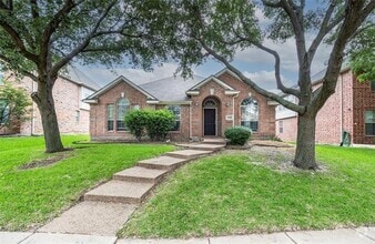 Building Photo - 11569 La Grange Dr