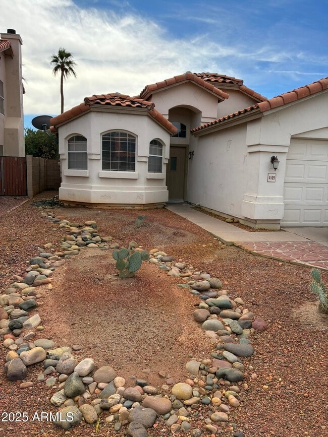 Building Photo - 4509 E South Fork Dr