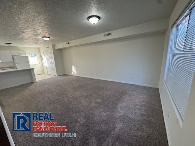 Building Photo - Lexington Hills 2 Bedroom