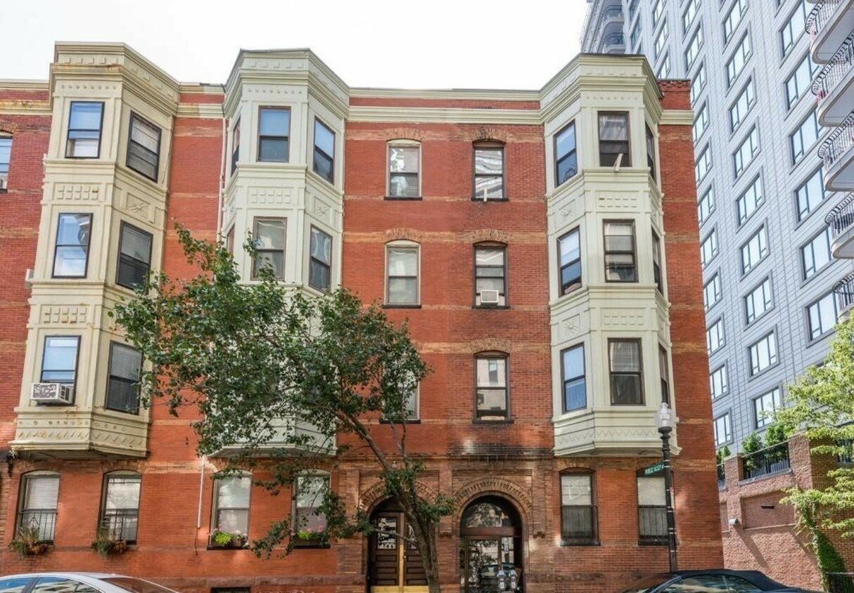 Primary Photo - 13 Garrison St
