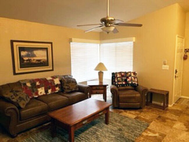 Foto del edificio - Single Story 2 Br, 2 Bath, 2 Car Home in Sparks