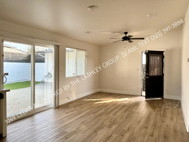 Living room - 3269 Cedar Ave