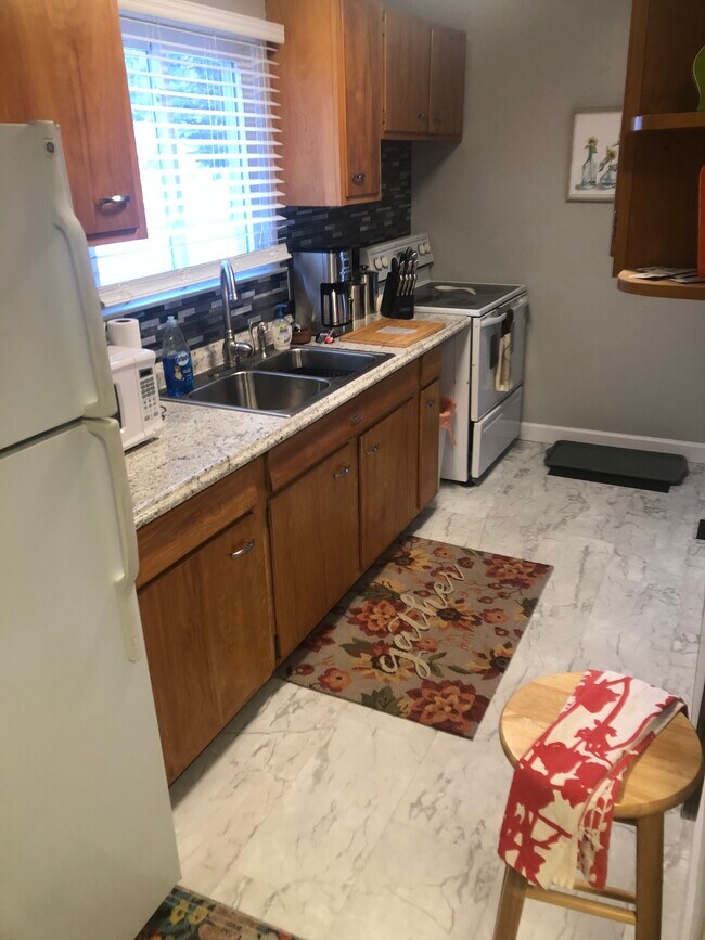 82 Waverly St, Potsdam, NY 13676