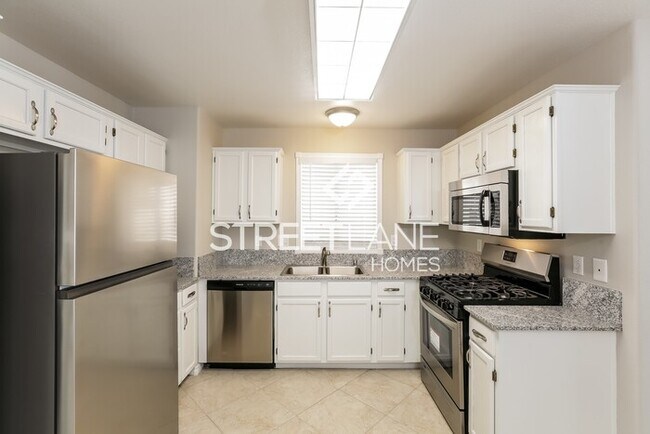 Building Photo - REDUCED!