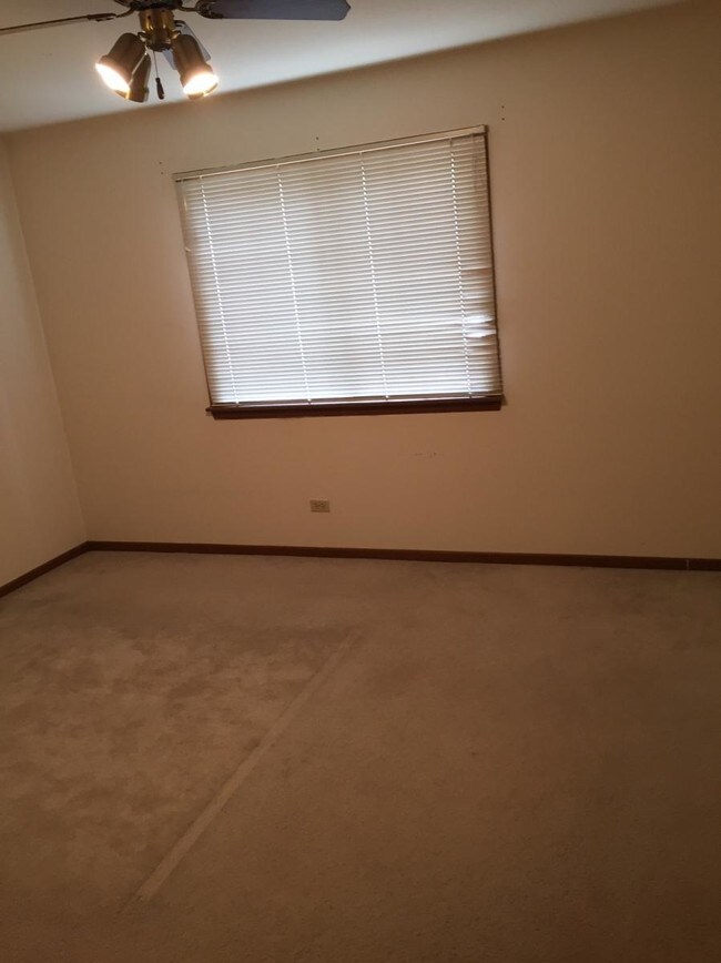 Bedroom 1 - 1532 N River W Ct