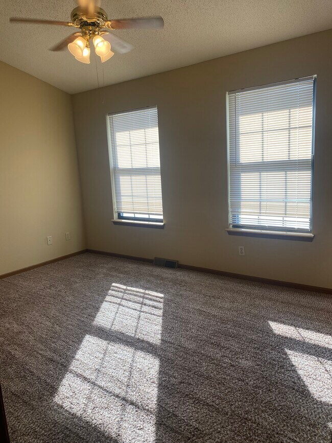 207 E Liberty Ln, Ashland, MO 65010 Townhome Rentals in Ashland MO