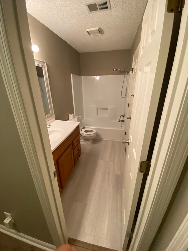 Building Photo - 4067 Coopers Hill Dr SE