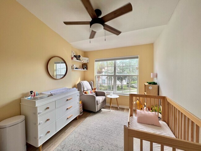Foto del edificio - 3 Bedroom Townhome in Saint Petersburg