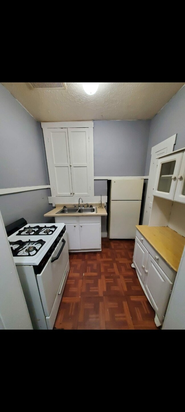 Building Photo - 1609 25th St