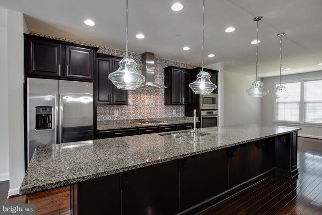 Foto del edificio - 7311 Taylor's Hill Ln