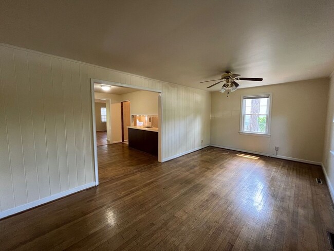 Building Photo - 1411 Landis Drive