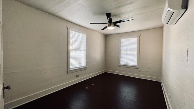 Foto del edificio - 1625 W 12th St