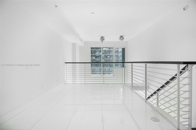 Foto del edificio - 60 SW 13th St