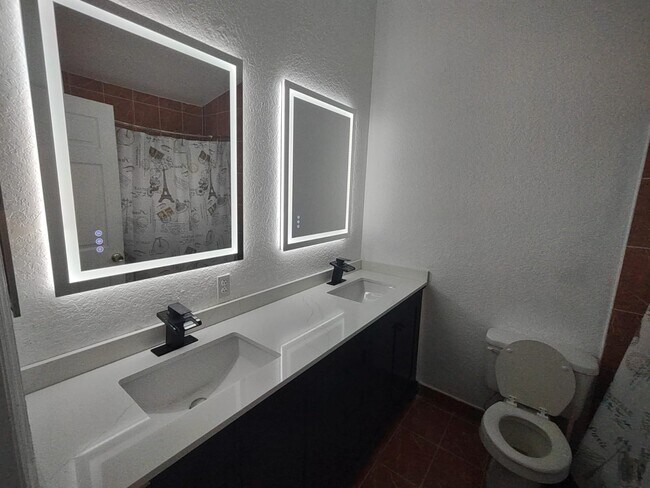 Foto del edificio - 2001 NW 27th Ln