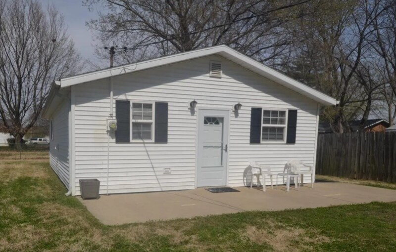 Primary Photo - 209 1/2 W 6th St