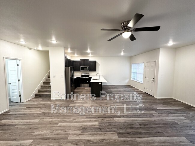 Foto del edificio - 1035 S Benchmark Ln