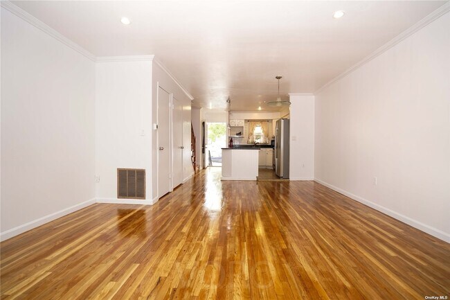 Foto del edificio - 48-04 210th St