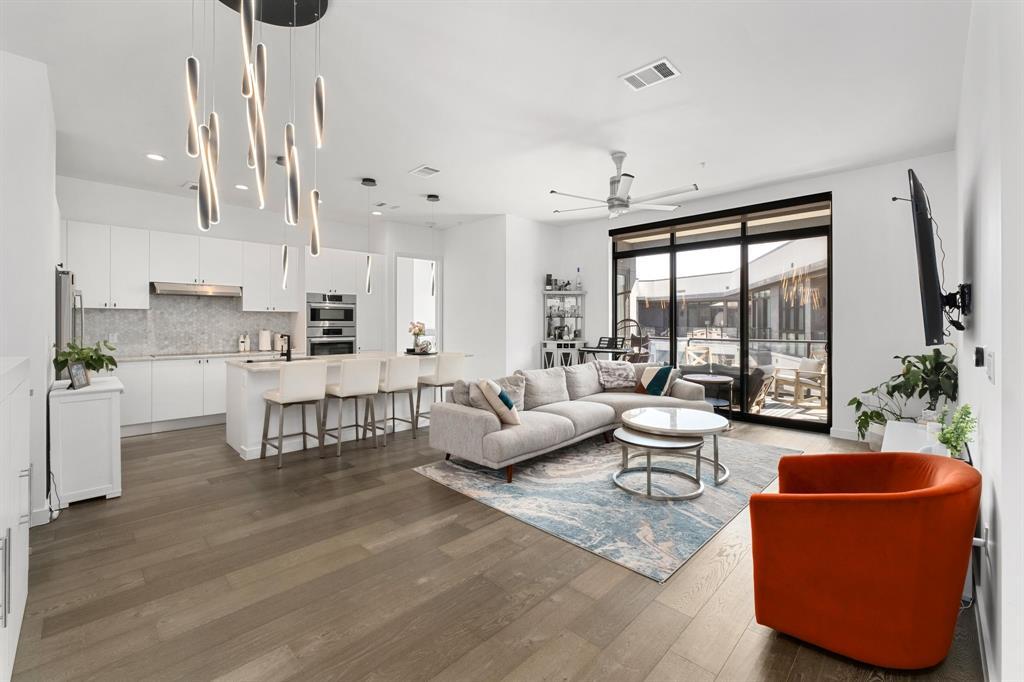 Foto principal - 800 Embassy Dr