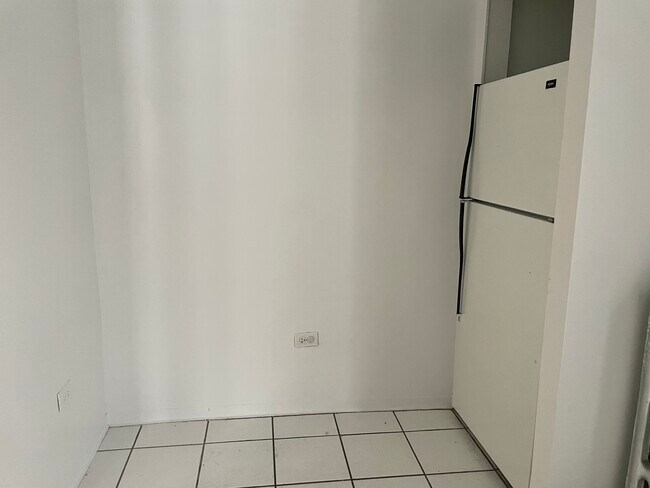 Foto del edificio - 548 Elmwood Ave