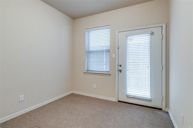 Foto del edificio - 2326 Stutz Dr