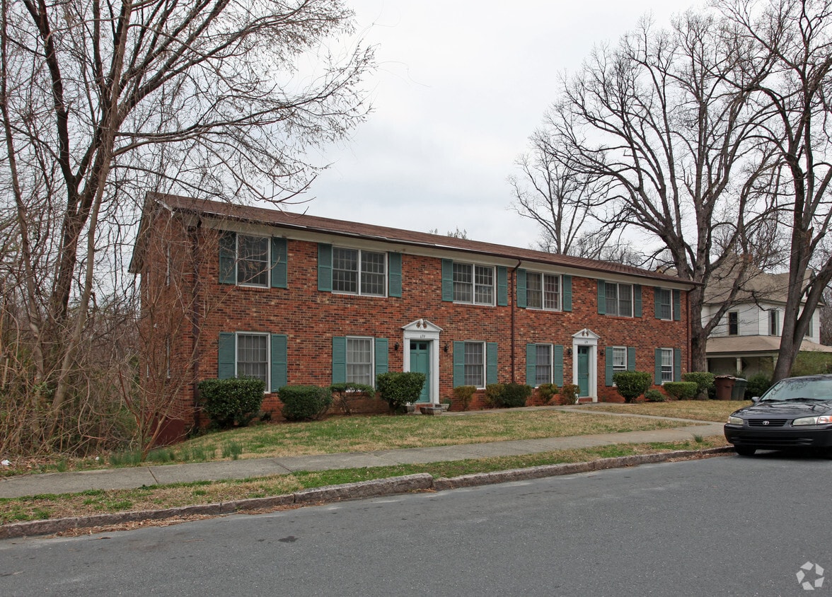 Building Photo - 699 Chestnut St