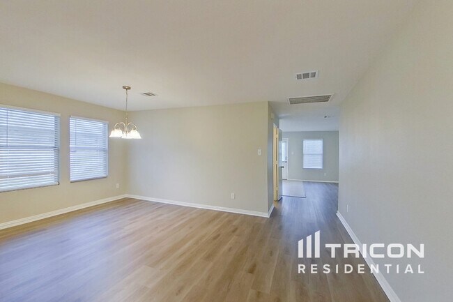 Foto del edificio - 2705 White Pine Dr