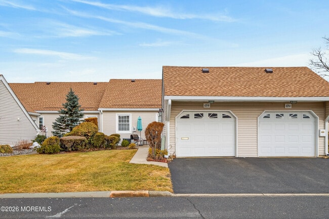 Building Photo - 69 William And Mary Sq