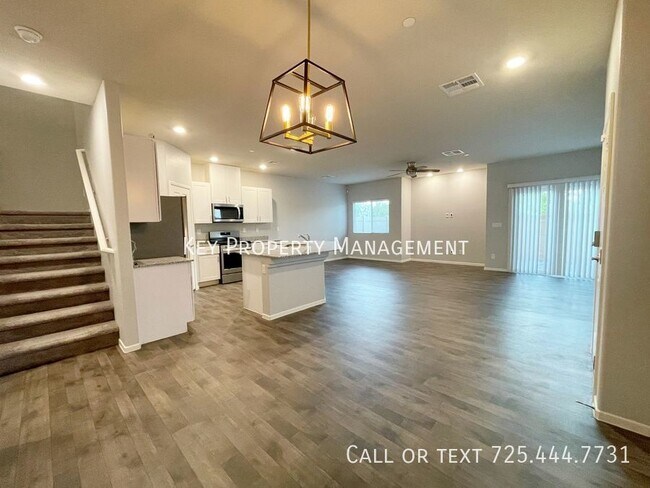 Building Photo - 3 BED 2.5 BATH TOWNHOME IN NORTHWEST LAS V...