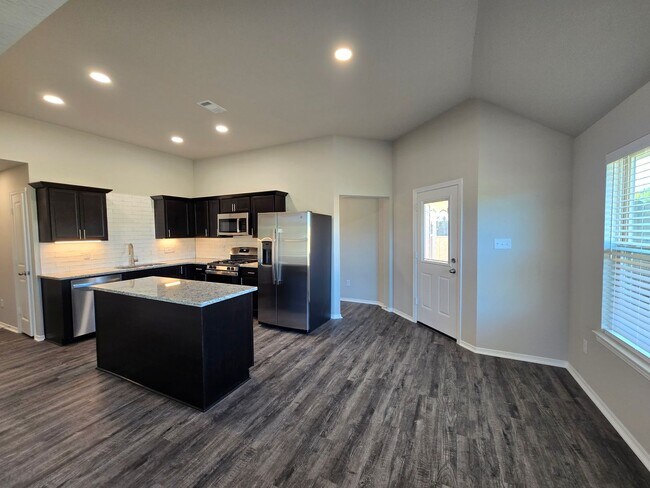 Foto del edificio - New Build! 3 Bedroom 2 Bath home in Navasota