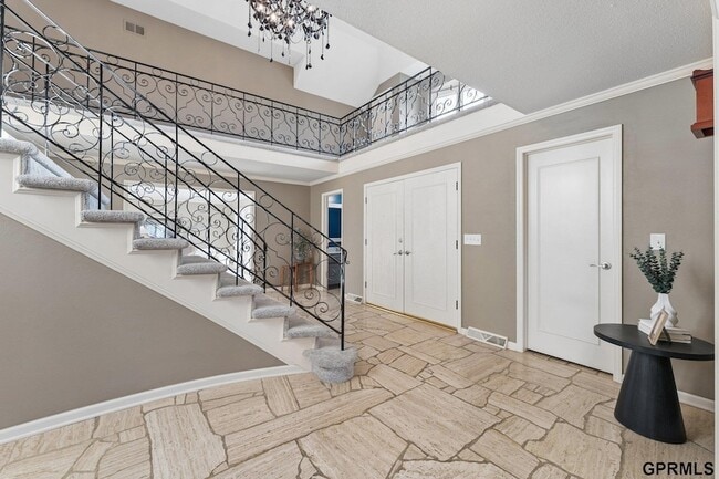 Building Photo - 9723 Fieldcrest Dr