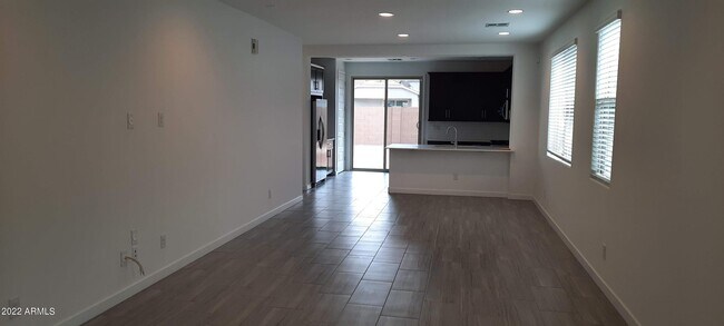 Foto del edificio - 9211 W Sells Dr