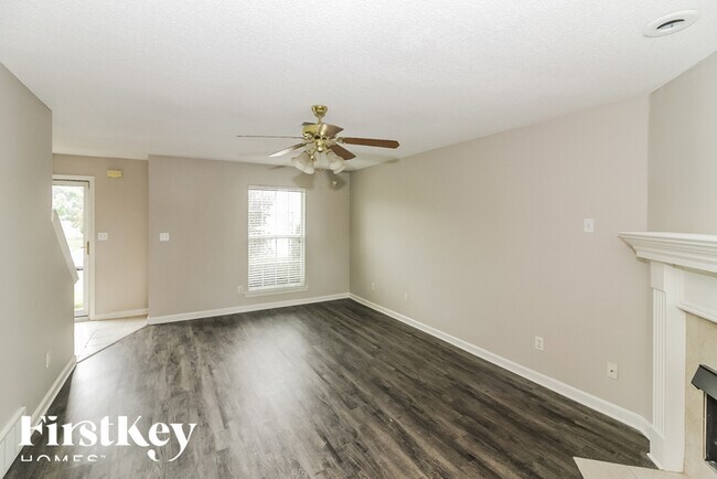 Foto del edificio - 11626 Millwind Dr